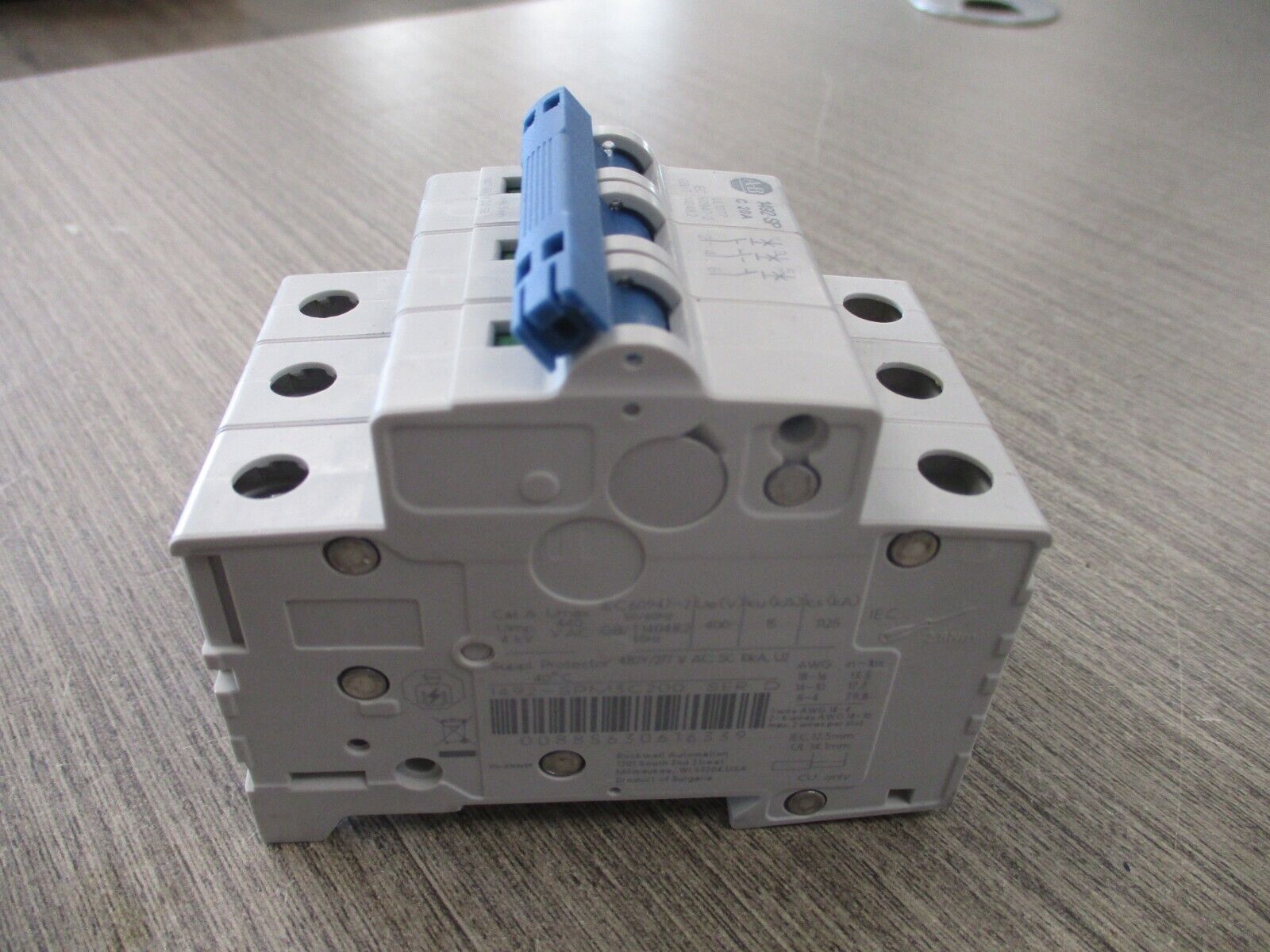 Allen-Bradley Supplementary Protector 1492-SPM3C200 Ser. D 20A 3P New Surplus