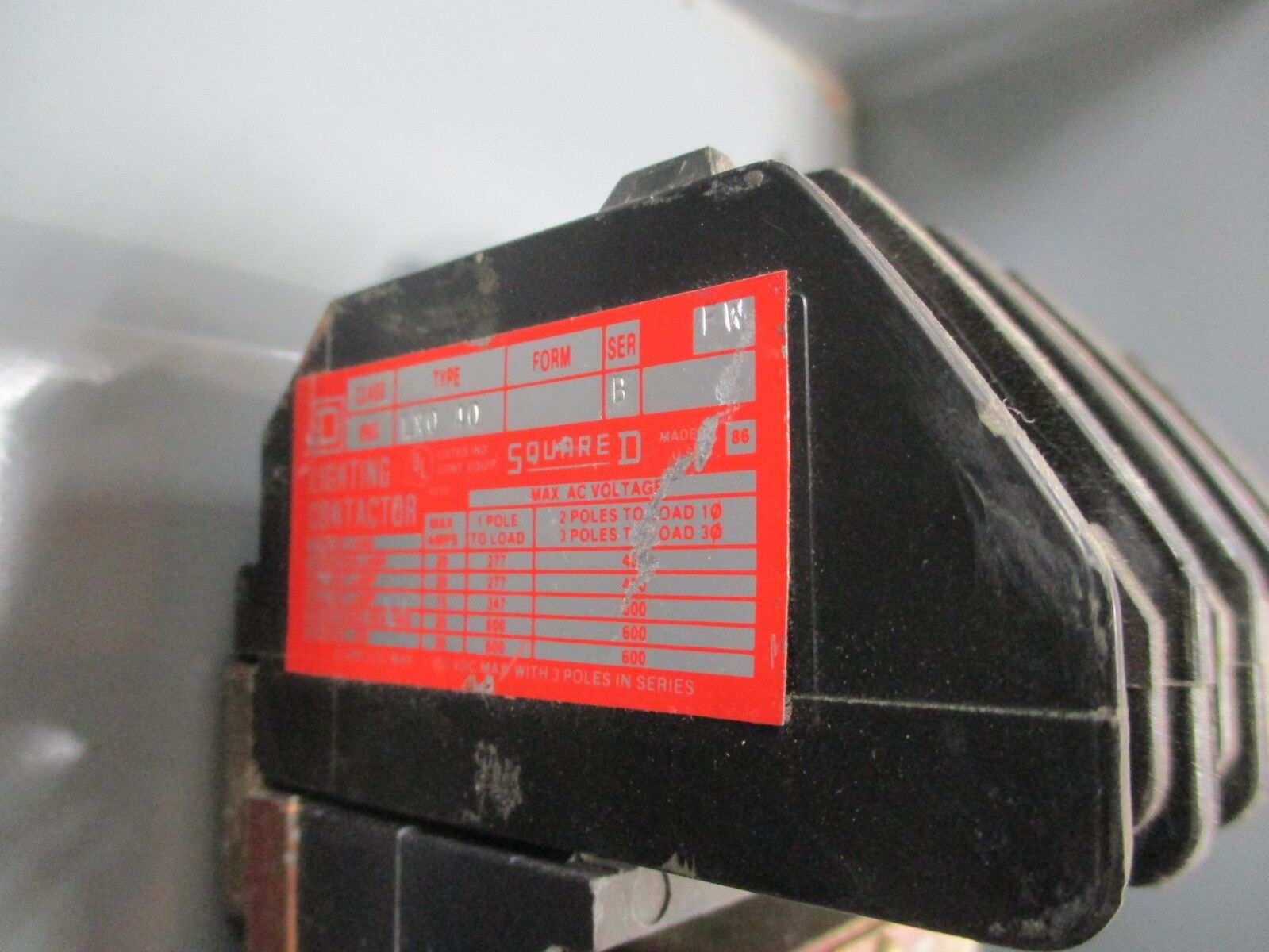 Square D Enclosed Lighting Contactor 8903 LX0 40 120V Coil 30A 600V Used