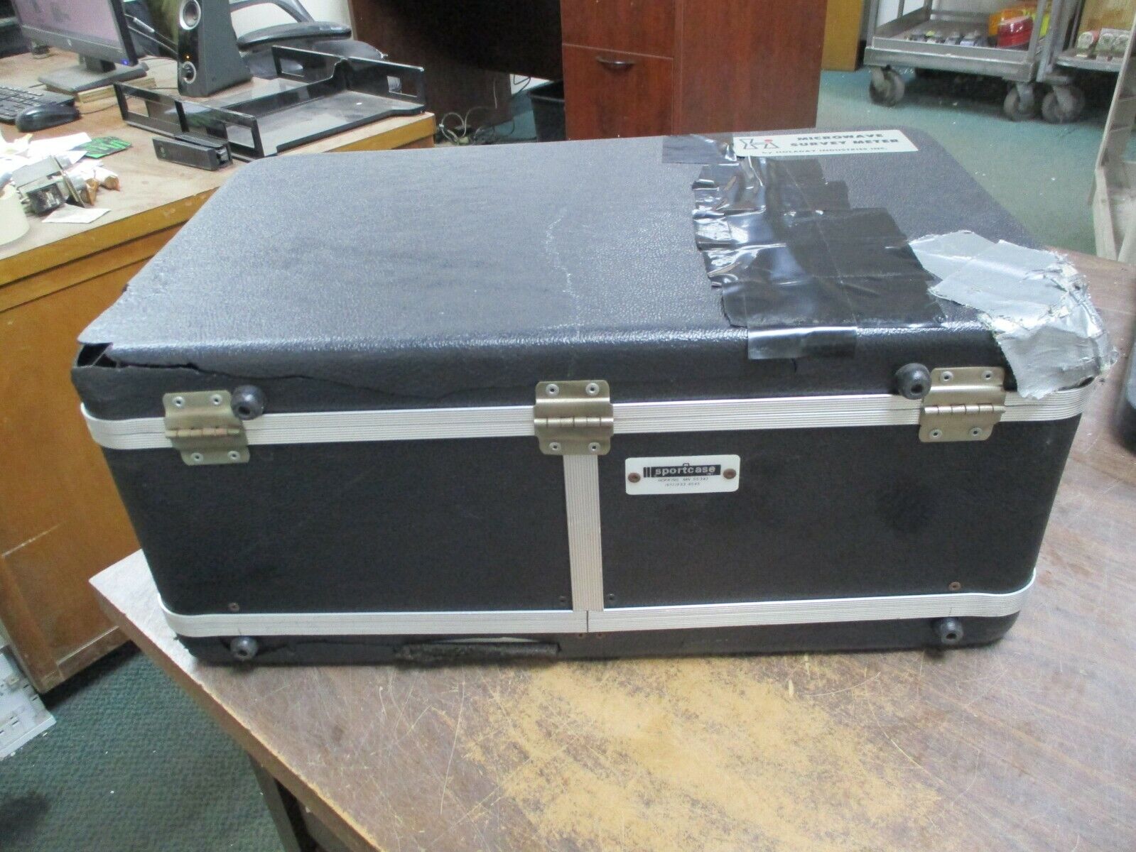 Holaday Industries Microwave Survey Meter HI-3002 *Cracked Carry Case* Used