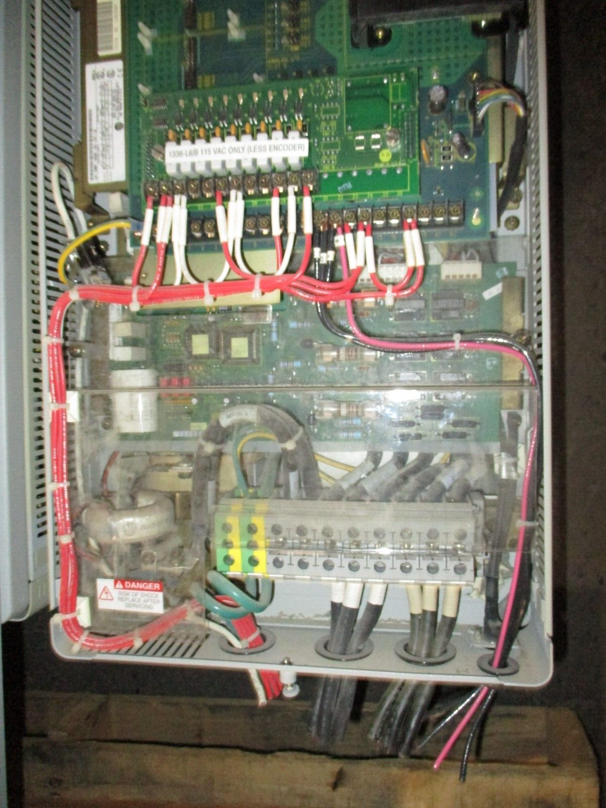 Allen-Bradley 1336 Plus II AC Drive 1336F-B040-AA-EN-L6 40HP 3Ph w/ Keypad Used