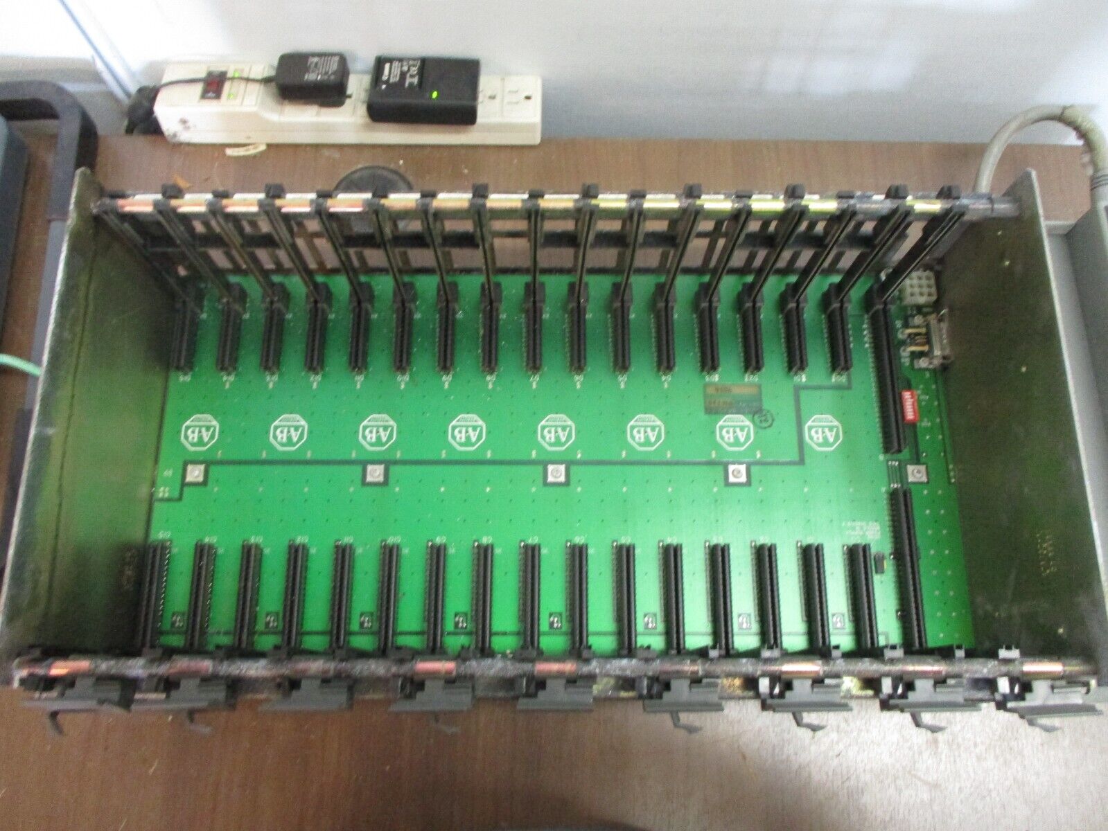 Allen-Bradley I/O Chassis w/ Power Supply 1771-A4B / 17771-P7 16-Slot Used