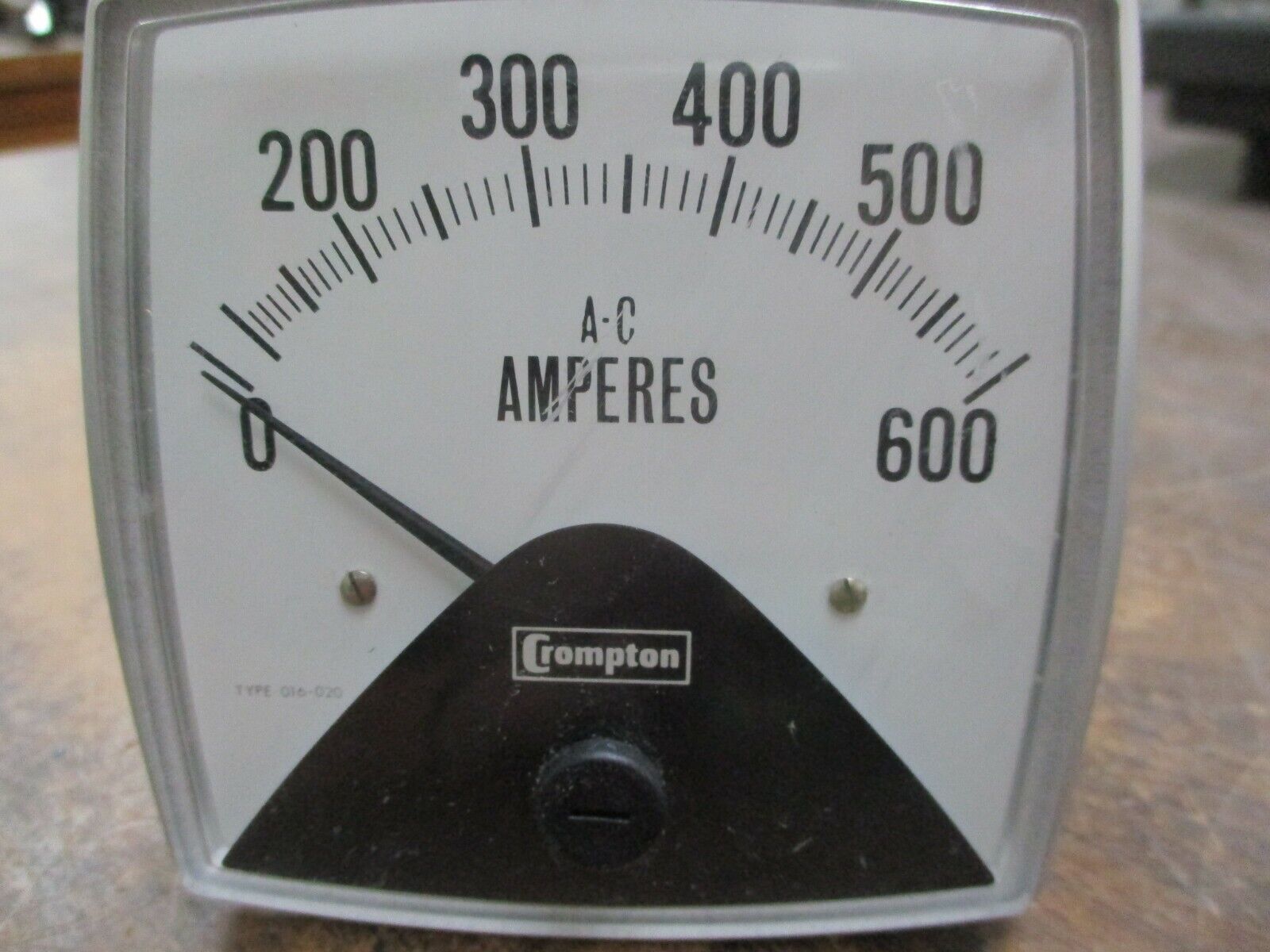 Crompton AC Ammeter 016-02AA-LSSJ-FB Range: 0-600A Used