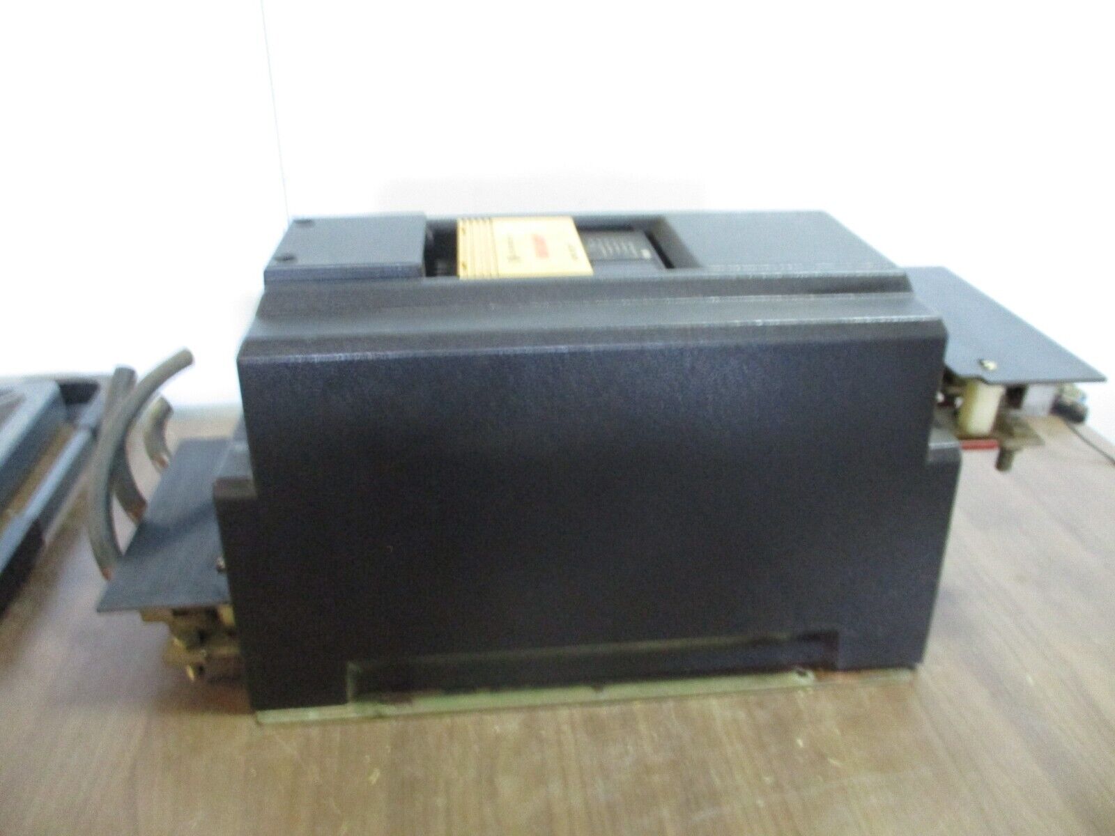 Allen-Bradley SMC Plus Soft Start 150-A180NBD Ser. B 150HP 208-480V 47-63Hz 3Ph