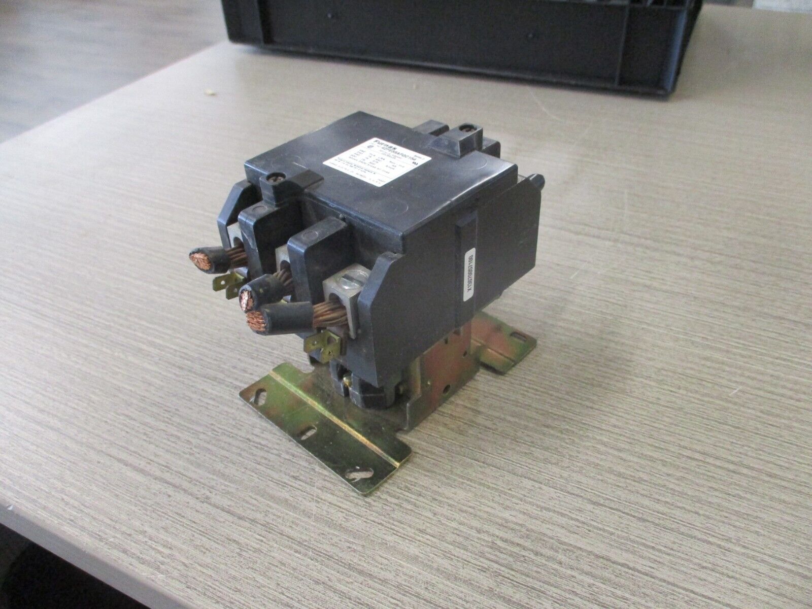 Furnas Definite Purpose Contactor 42FE35AFGC154 Ser.D 120V Coil 75A 600V Used.