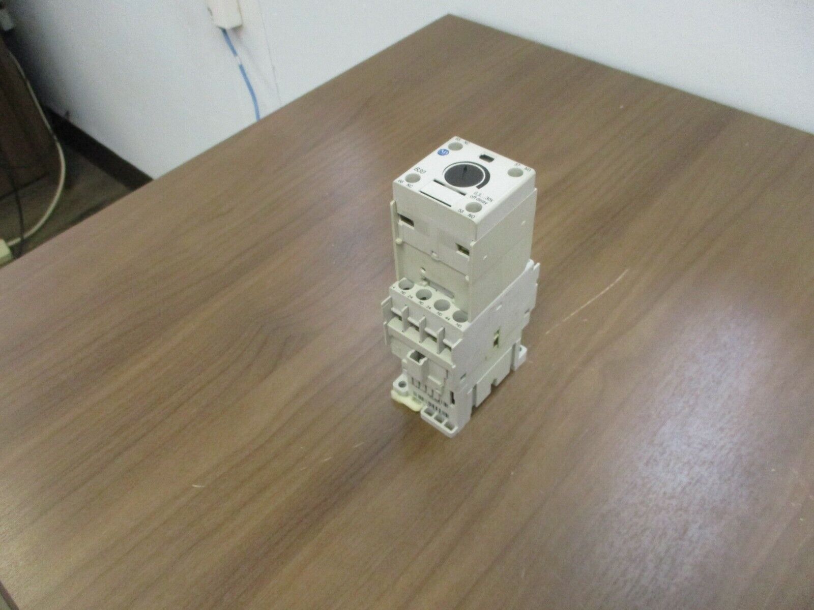 Allen-Bradley Contactor w/ Timing Relay 700-CF400*/100-FPT 120V Coil Used