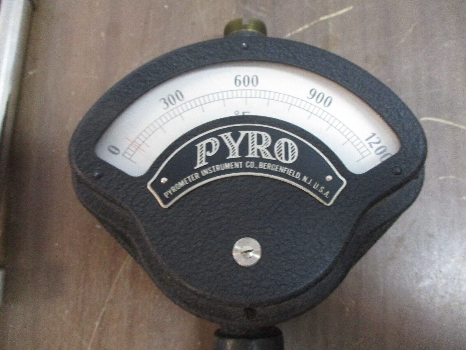 Pyro Surface Pyrometer 169-34 Range: 0-1200°F Used