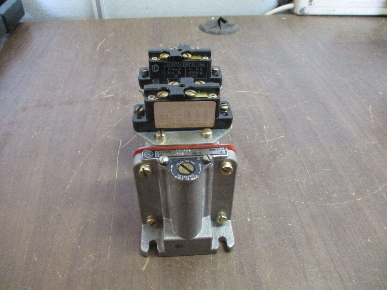 GE Pneumatic Time-Delay Relay CR2820B111AA2 Ser. A 115V Coil 600V New Surplus