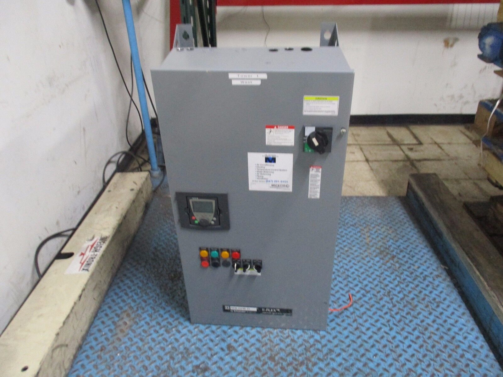 Square D E-Flex Altivar AC Drive 8839 EFDKG4VY 20Hp 3Ph Used
