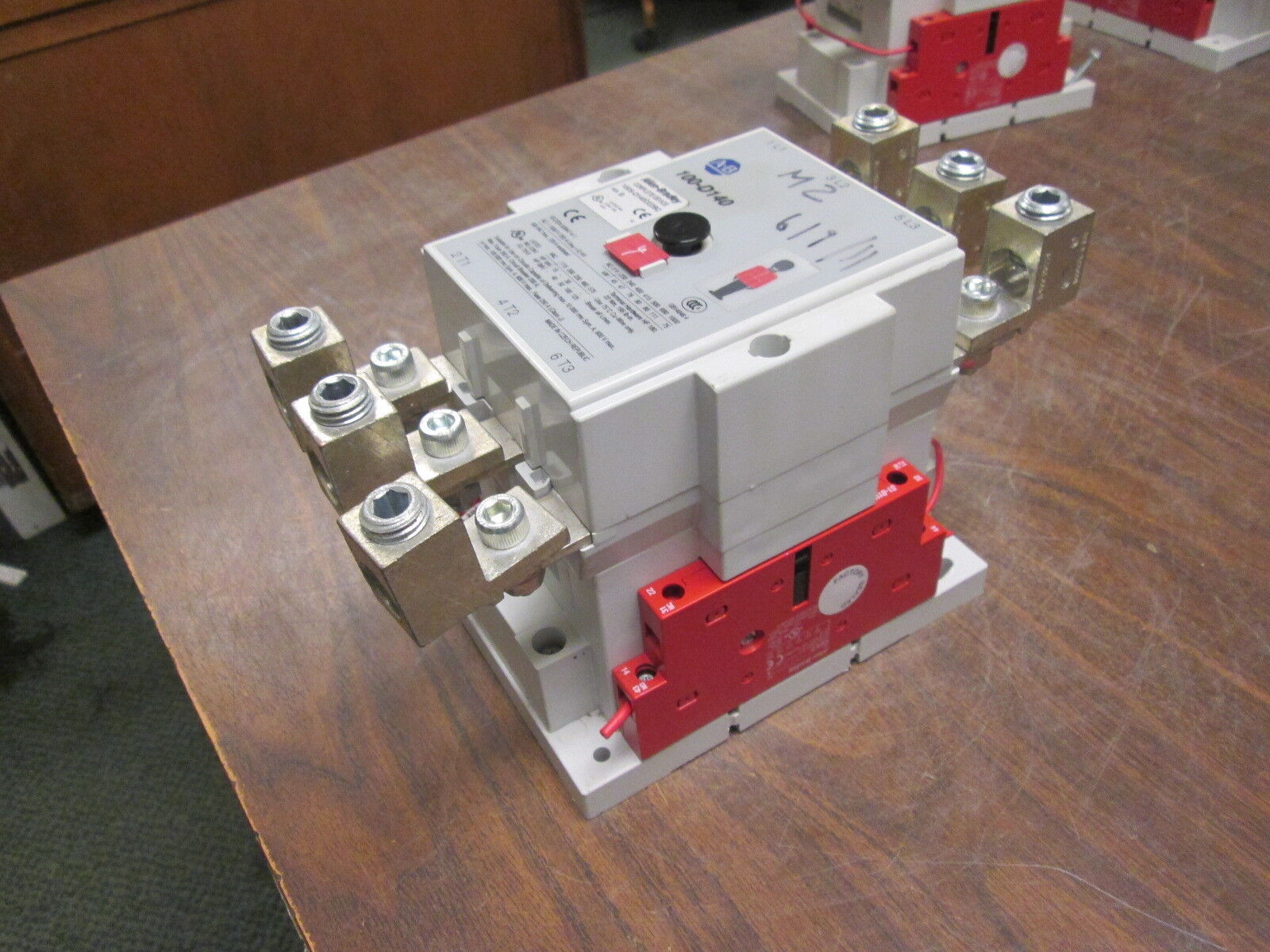 Allen-Bradley Safety Contactor 100S-D140D22BC 120V Coil 220A 600V Used