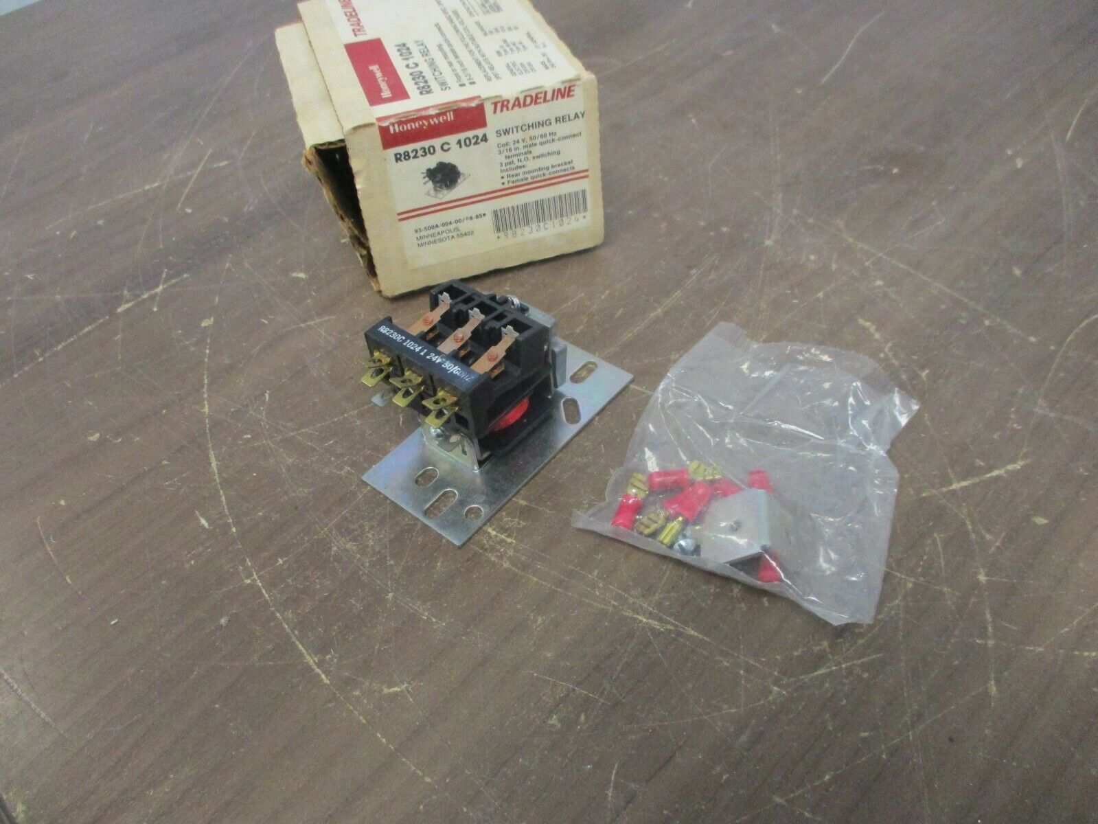 Honeywell Tradeline Switching Relay R8230 C 1024 New Surplus