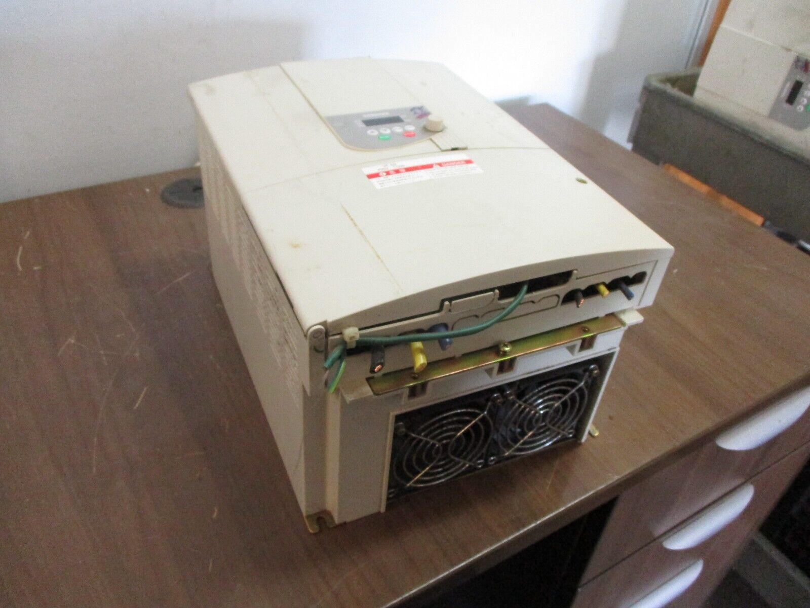 Toshiba AC Drive VFS9-4110PL-WN(1) 15HP 3Ph Input: 380/500V 50/60Hz 39.3/35.9A