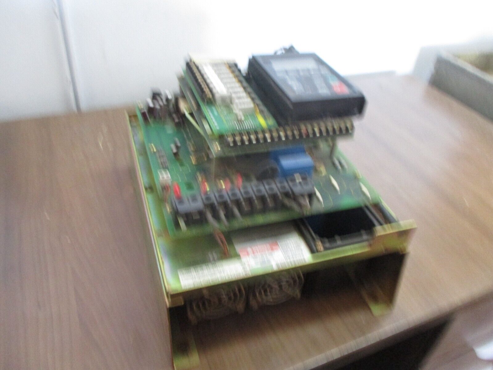 Allen-Bradley AC Drive 1336S-BRF100-AN-EN4-L6 10HP 3Ph *Broken L6 Terminal* Used