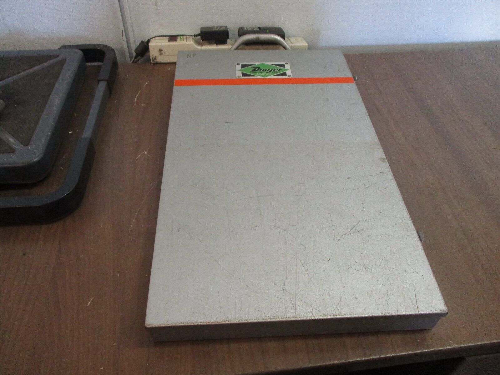 Dwyer Air Velocity Meter 400-10 Used