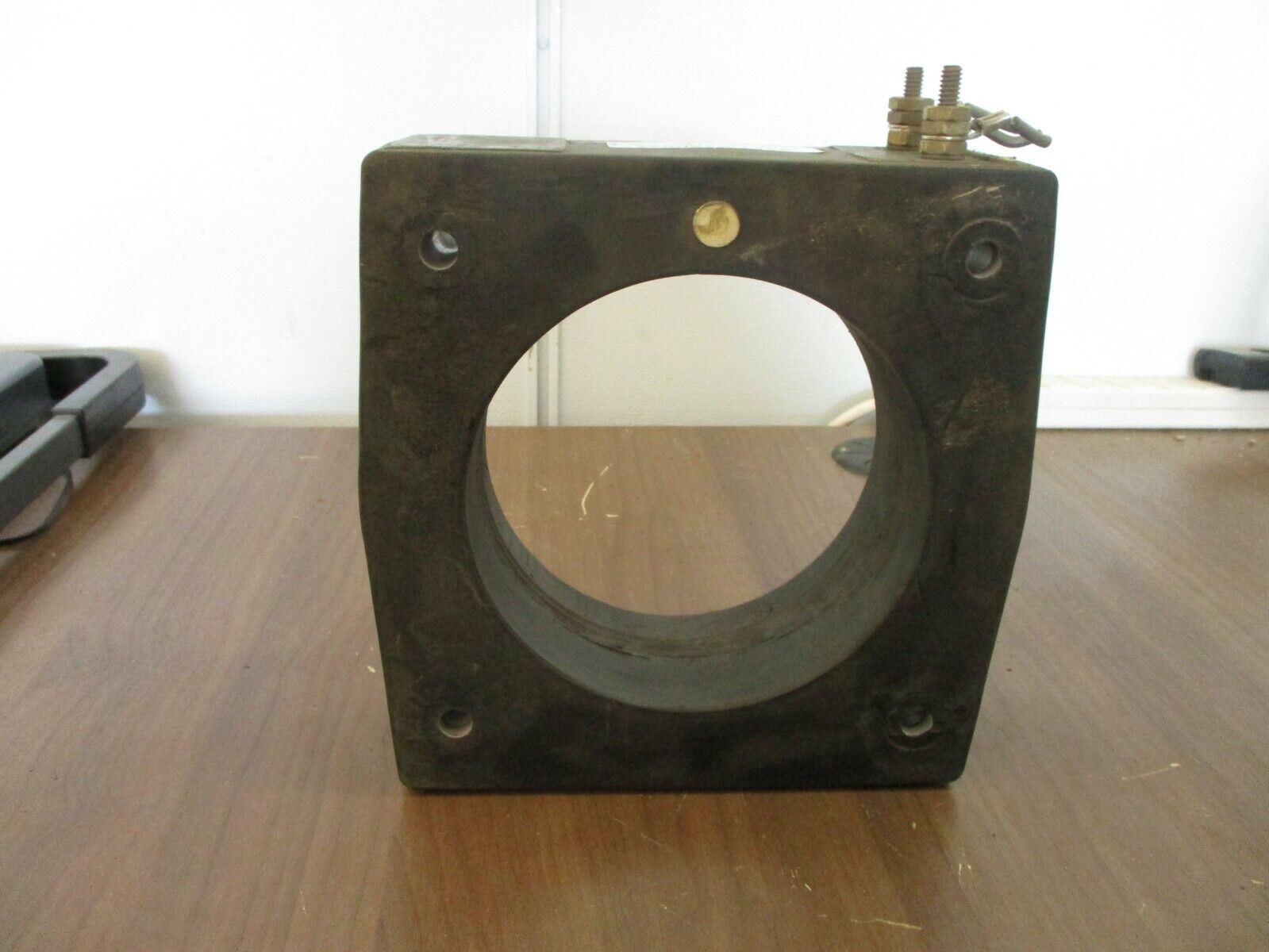 Westinghouse Current Transformer 819A533G05 Ratio 2000:5A Used