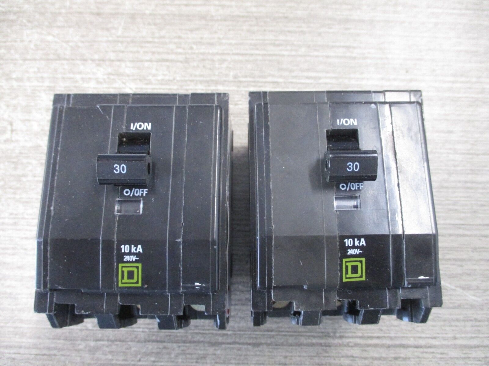 Square D Bolt-On Circuit Breaker QOB330 30A 240V 3P *Lot of 2* *No Screws* Used