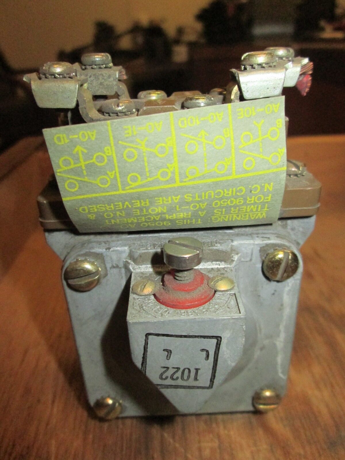 Square D Pnematic Timing Relay 9050 A0 10D 480V Coil Used