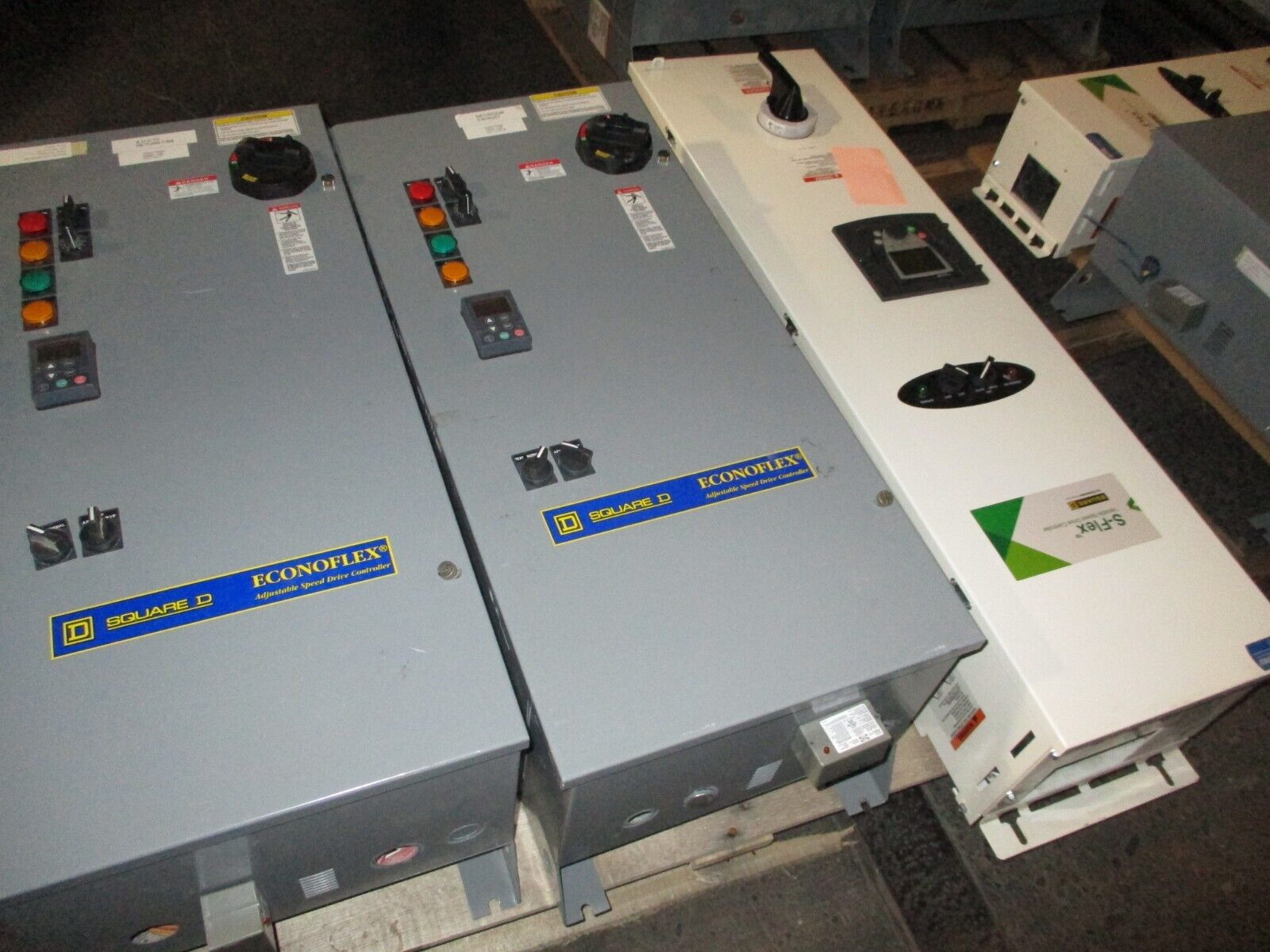 Square D EconoFlex Altivar AC Drive w/ Bypass 8839 58ECG4VY Ser. A 1HP 3Ph Used