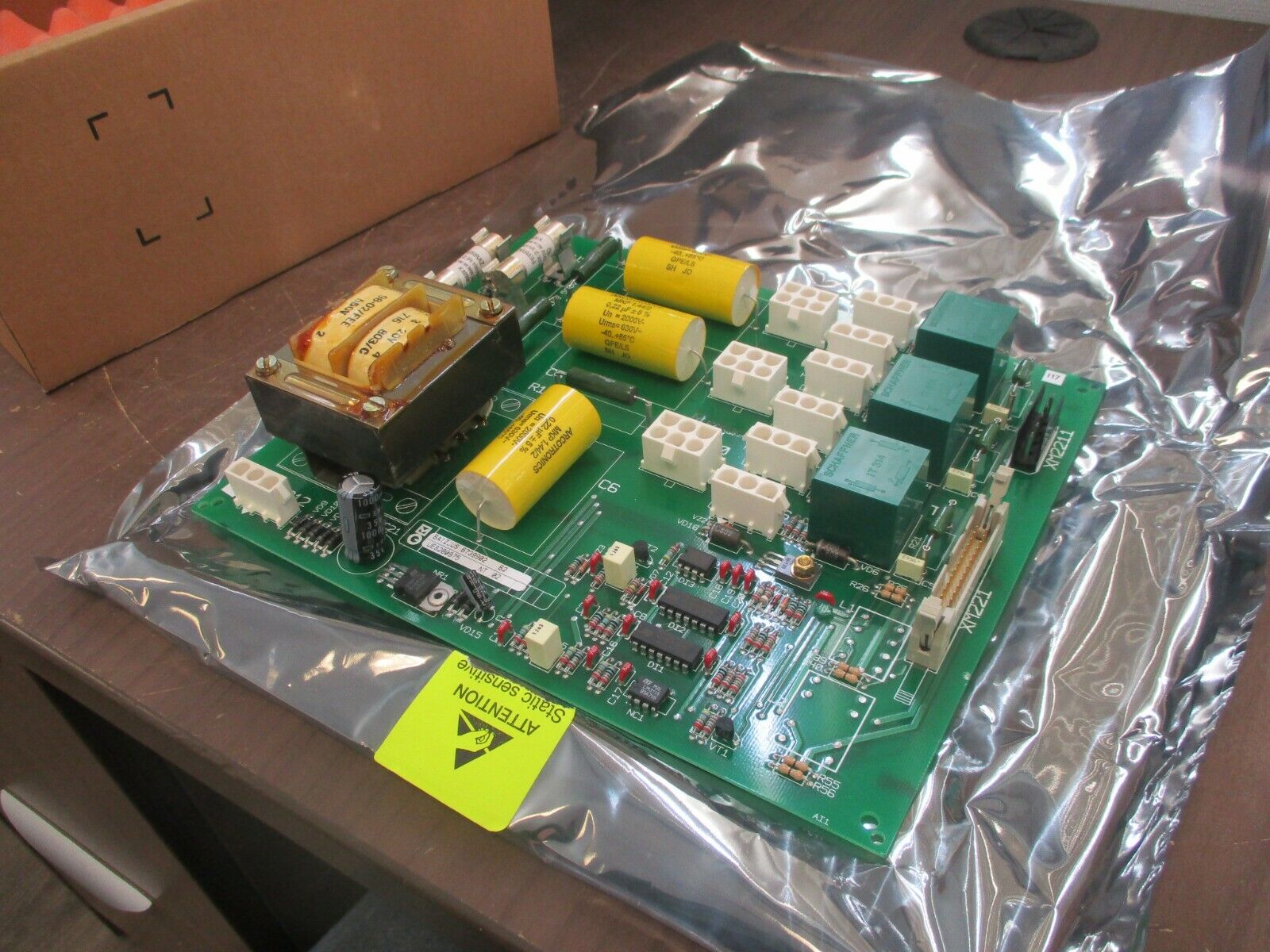 MGE BAIZ.US Control Board 6739902 Rev. B2 New Surplus