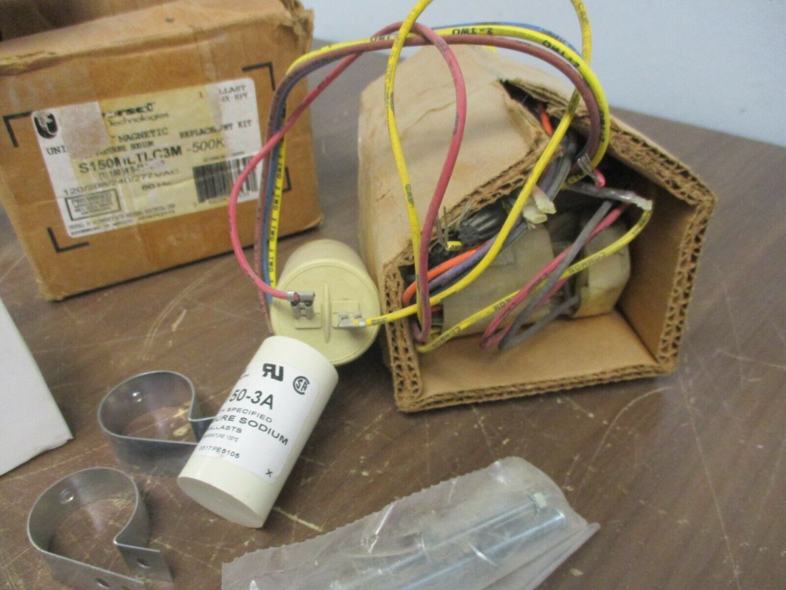 Universal Lighting Ballast Replacement Kit S150MLTLC3M-500K 150W 60Hz