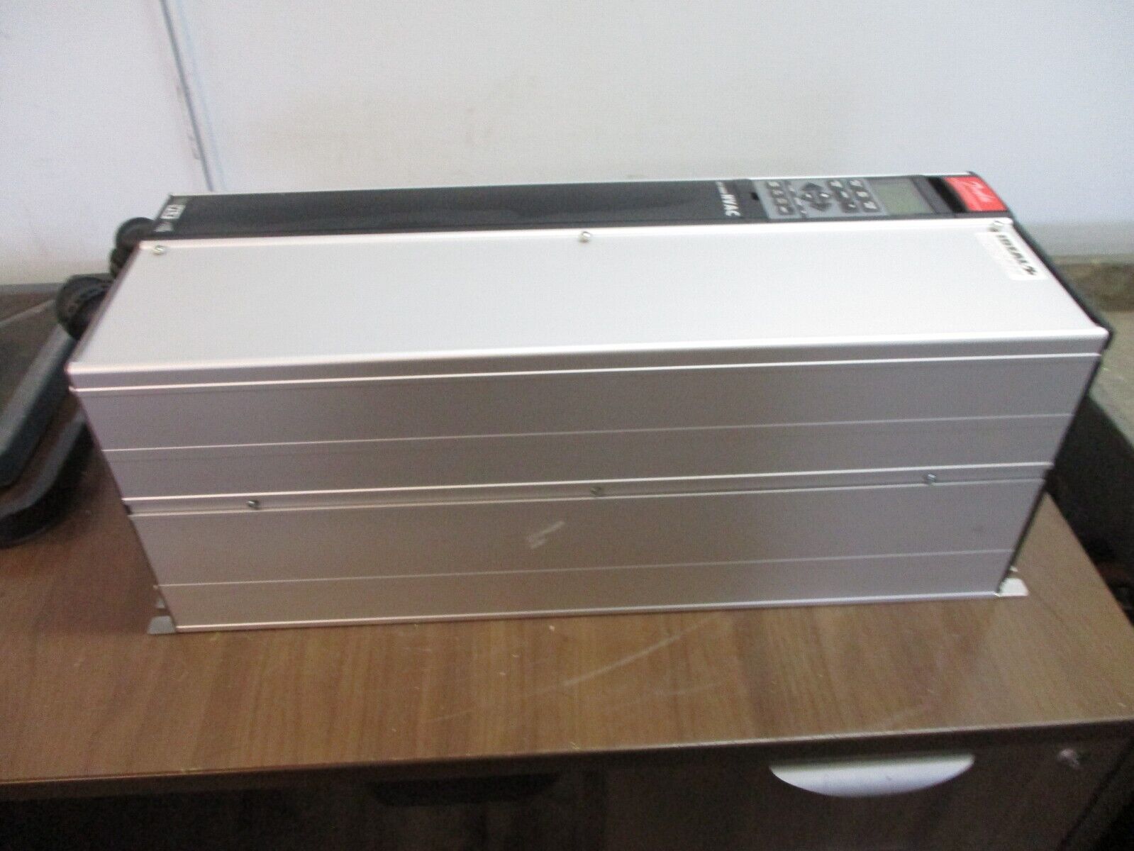 Danfoss VLT6032 AC Drive 178B3775 30HP 3Ph Input: 3x380-460V 50/60Hz 44A-41A