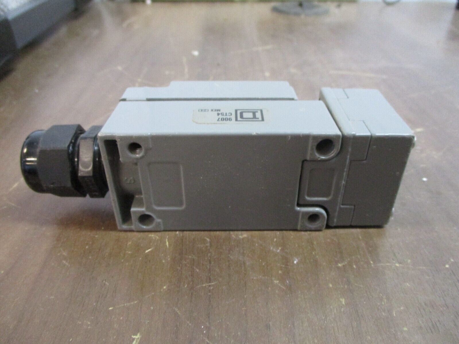 Square D Limit Switch 9007C54B2 Ser. A Type 6P Used