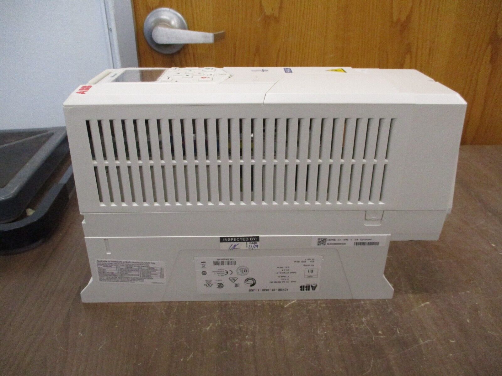 ABB ACH580 AC Drive ACH580-01-04A8-4+J429 3HP 3Ph w/ Keypad Used