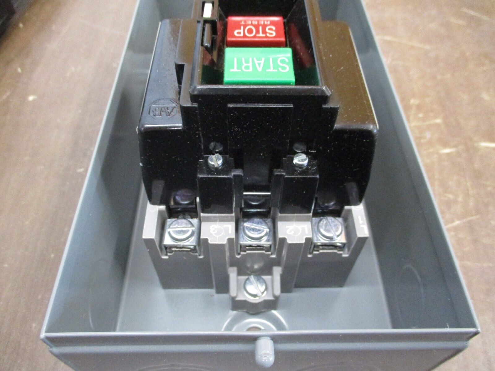 Allen-Bradley Enclosed Size 1 Manual Starter 609-AAW Ser. H 3Ph Type 1 Enclosure