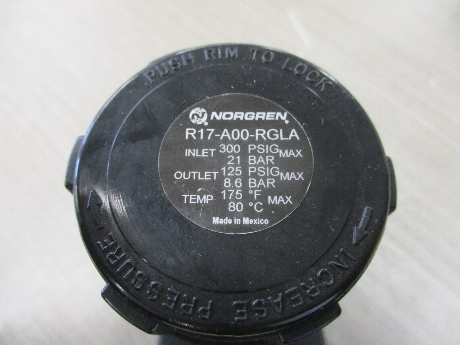 Norgren Pressure Regulator R17-A00-RGLA 175F Max New Surplus