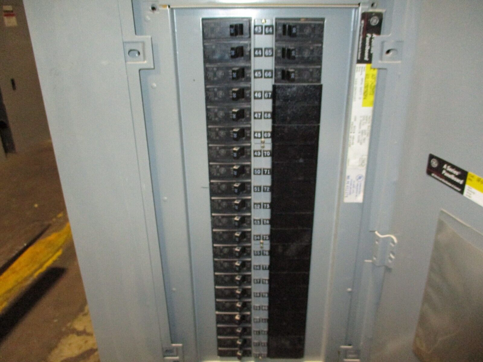 GE Main Lug Breaker Panel AQF3422MTX 225A Max 208/120V 3Ph 4W 42-Slot Used