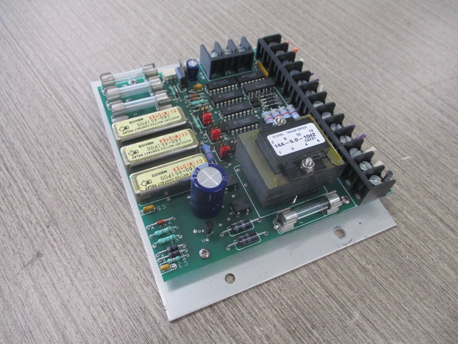 Aptech Universal Isolation Relay UIR-3 1.7VA 120/240/277V 10PPS Used