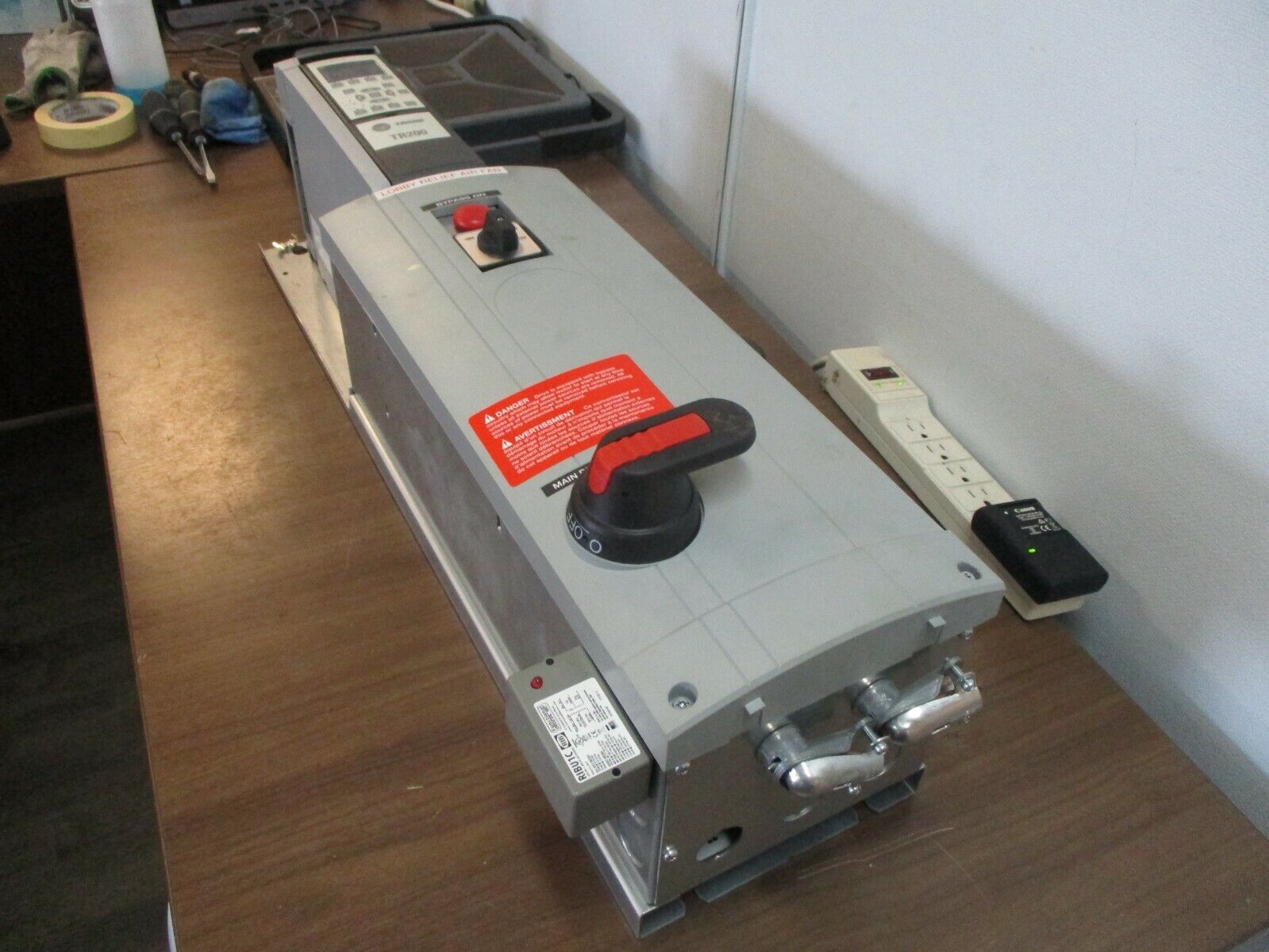 Trane TR200 AC Drive w/ Bypass 131L1000 2HP 3Ph w/ Keypad Used