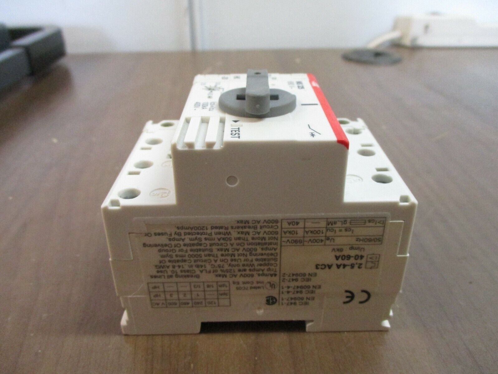 ABB Manual Starter MS 325 Trip: 2.5-4.0A 600V w/ Aux Contact Used