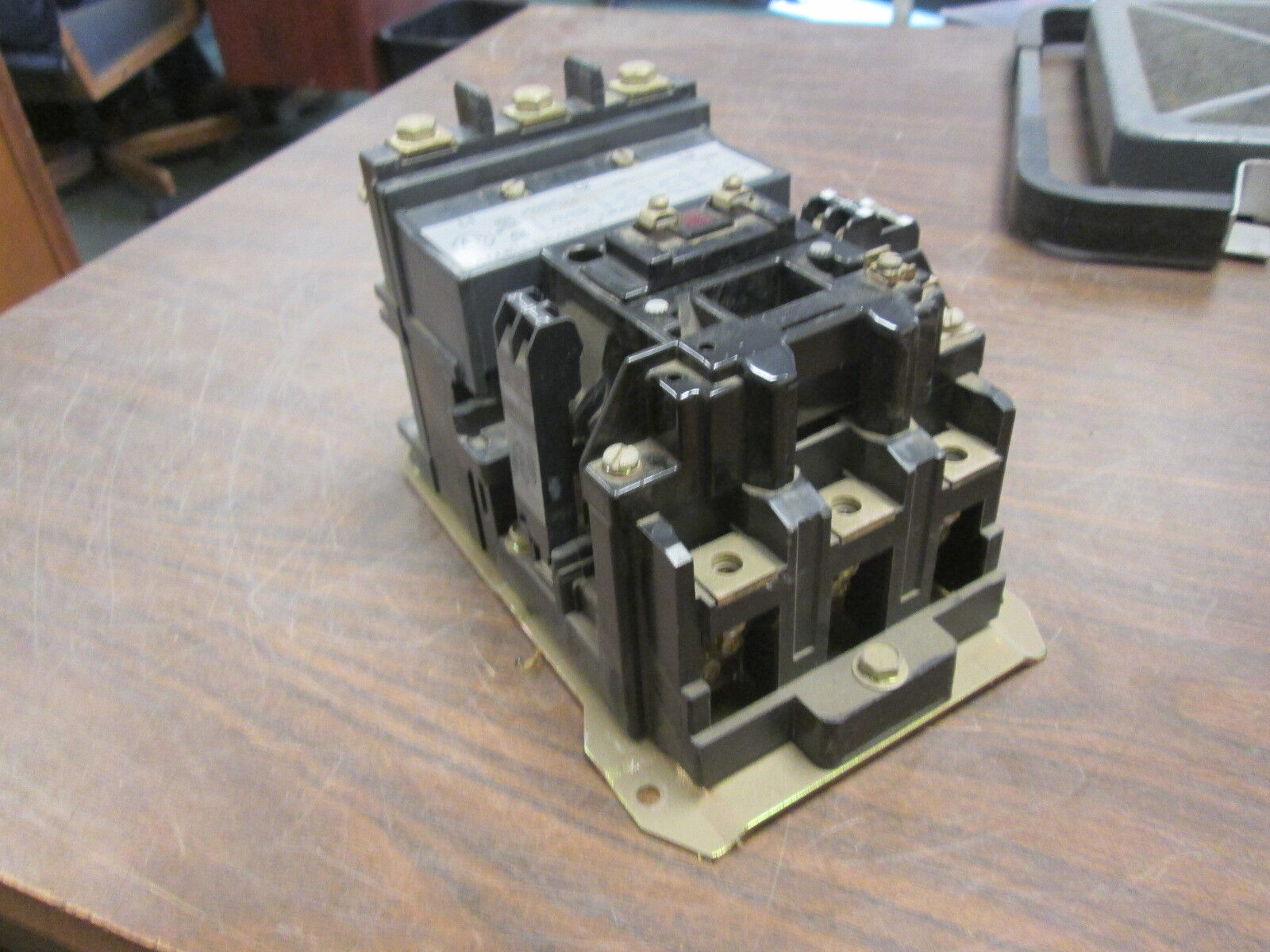 Allen-Bradley Size 3 Starter 509-D0D 90A 600V 115-120V Coil Used