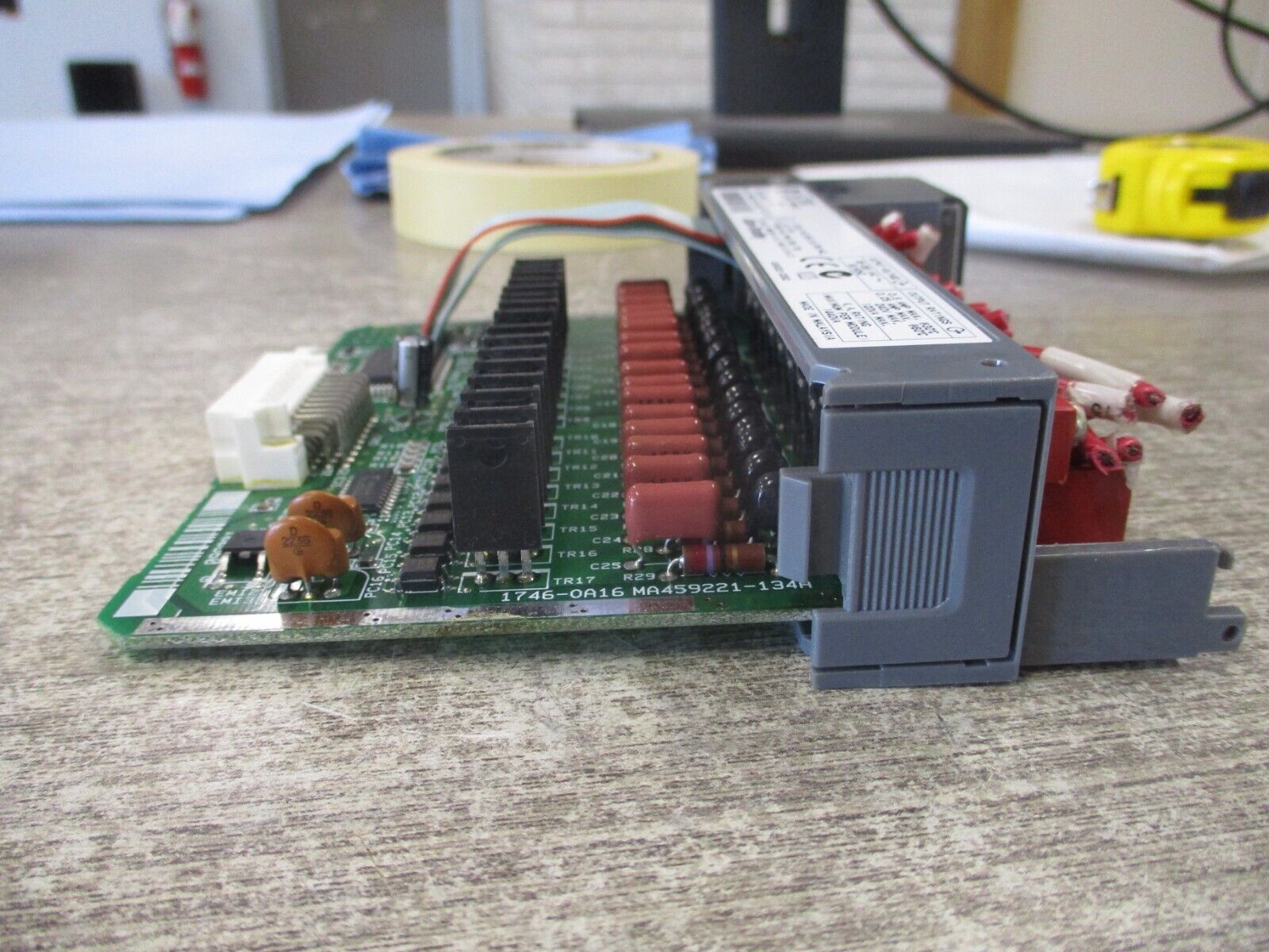 Allen- Bradley SLC 500 Output Module 1746-OA16 Ser. D 85-265 VAC Used