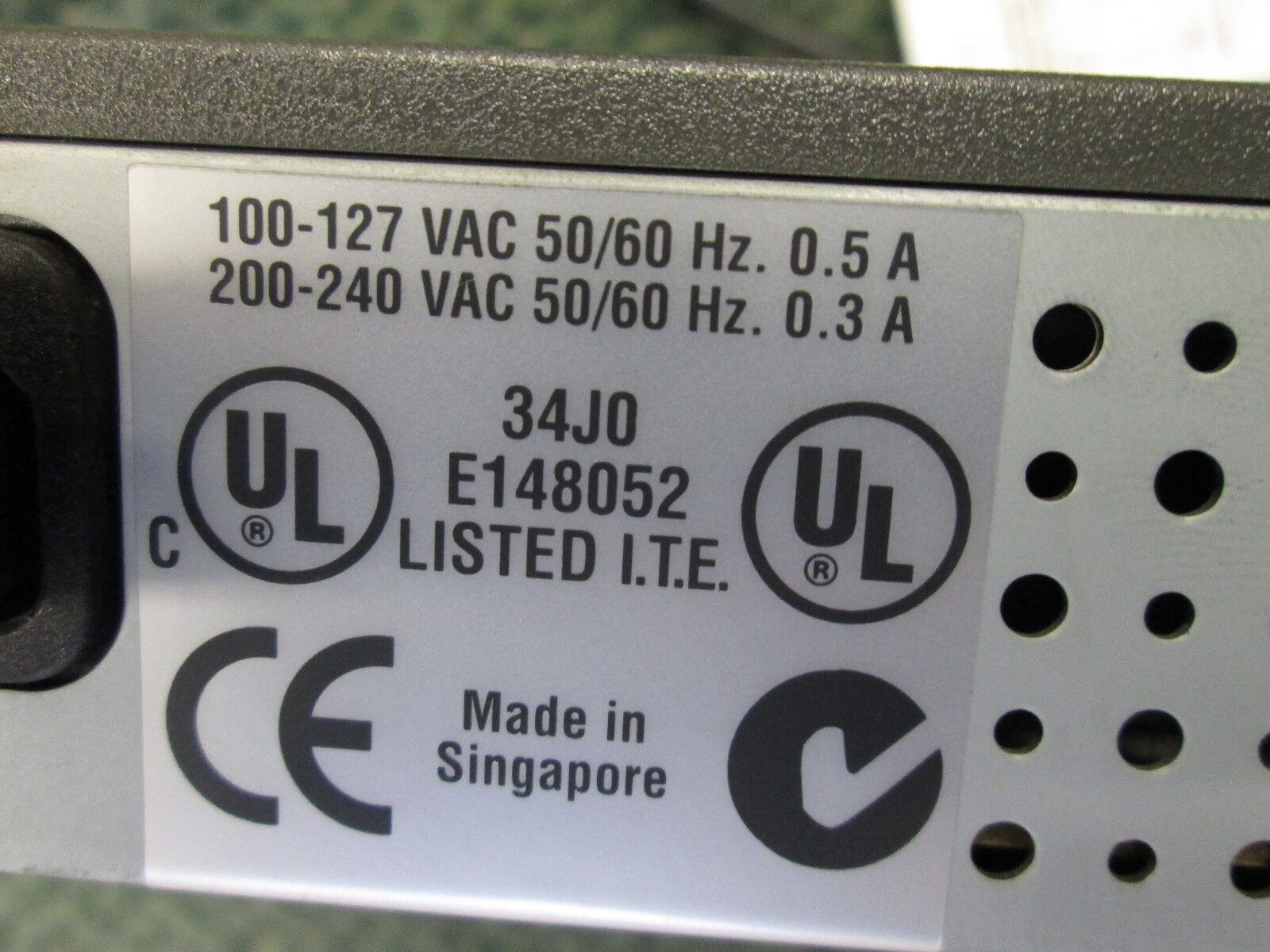 HP 10Base-T Hub-24 J3302A 100-127VAC @ .5A 200-240VAC @ .3A Used