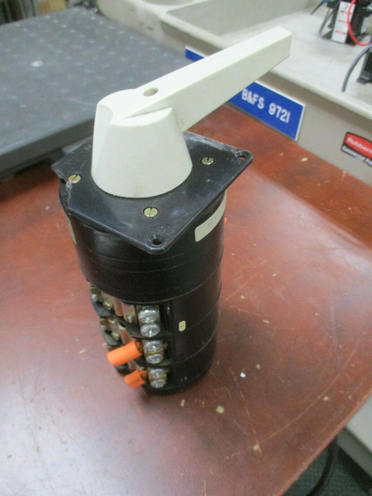 Entrelec Type I-80 Rotary Switch VY80/S/32613 80A 600V *Broken Mount* Used