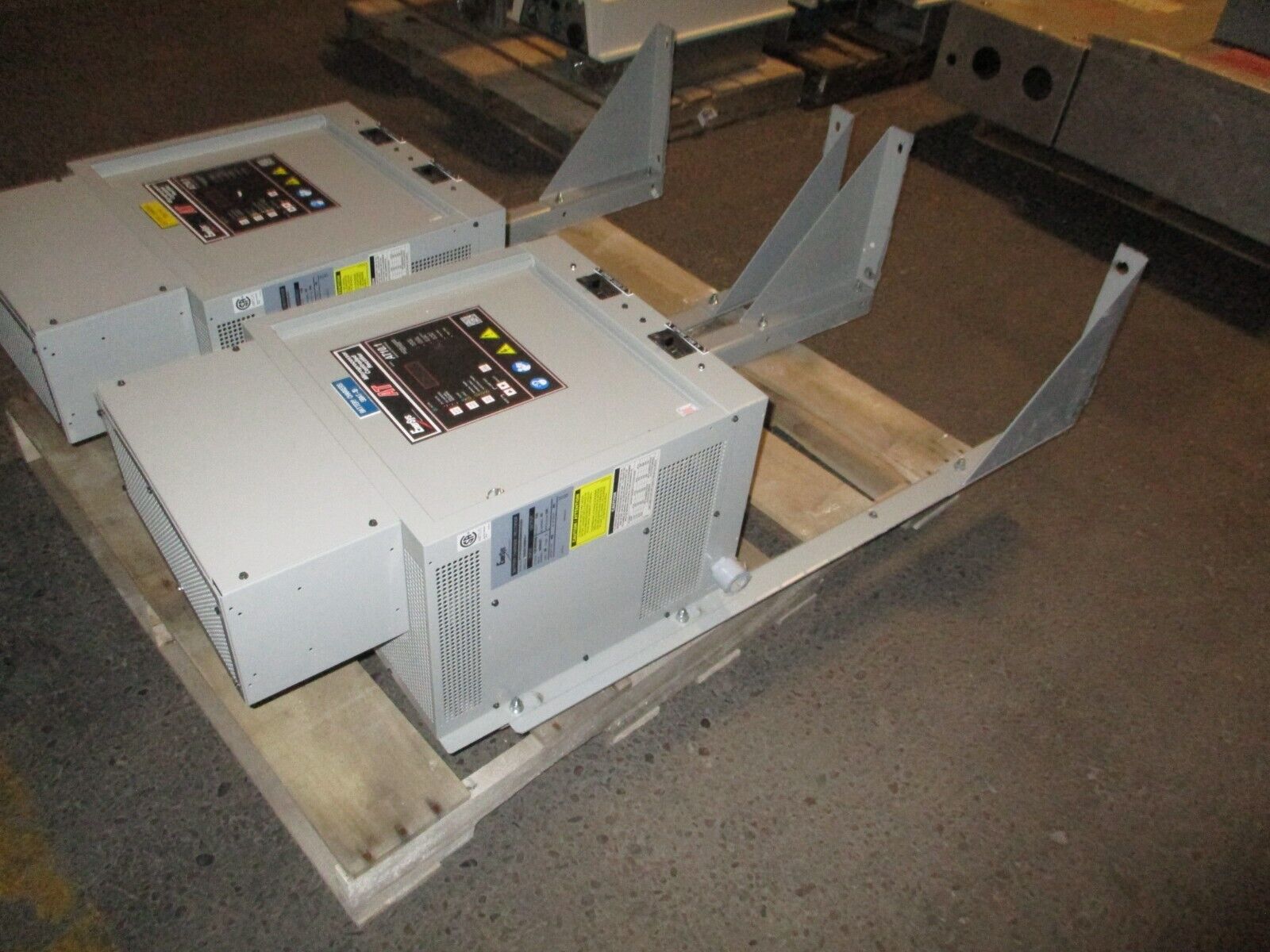 EnerSys Series AT10.1 Battery Charger / Rectifier AT10130025E208SAUXXXXXXX Used