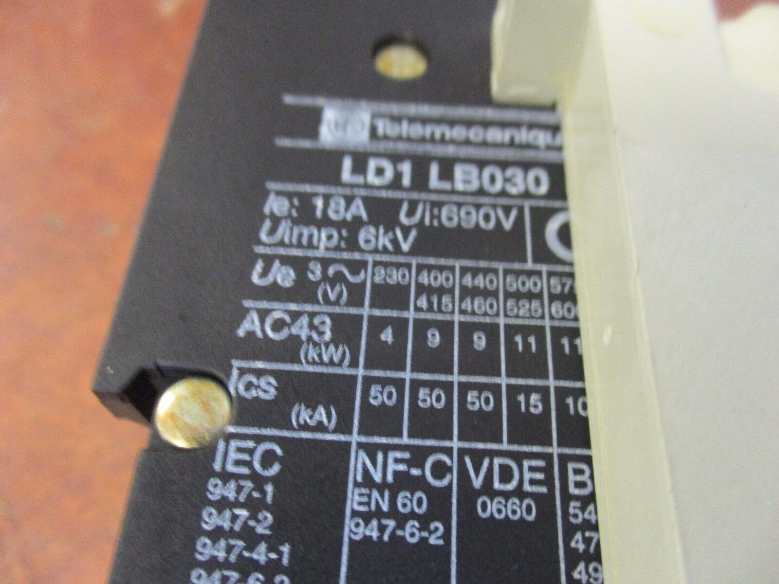 Telemecanique Manual Starter LD12 LB030/LB103P07 Range: 1.6-2.5A 18A Used
