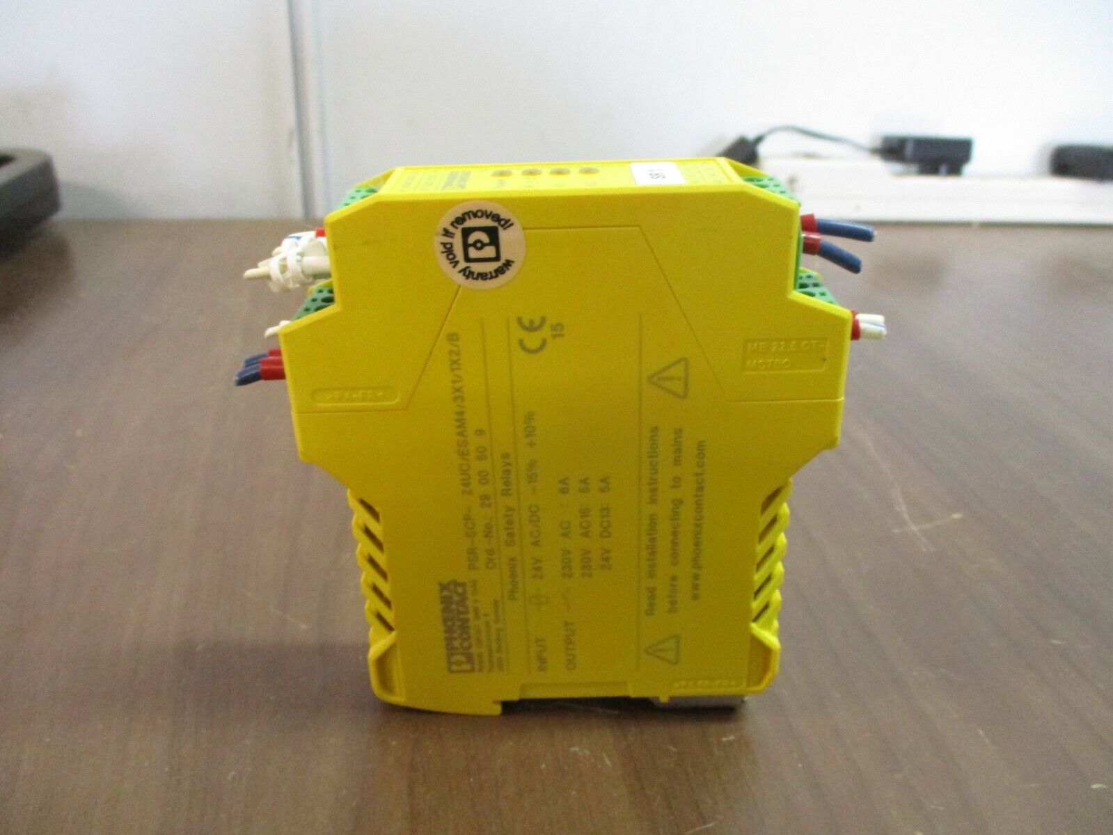 Phoenix Contact Safety Relay PSR-SCP-24UC/ESAM4/3X1/1X2/B Input: 24V AC/DC Used