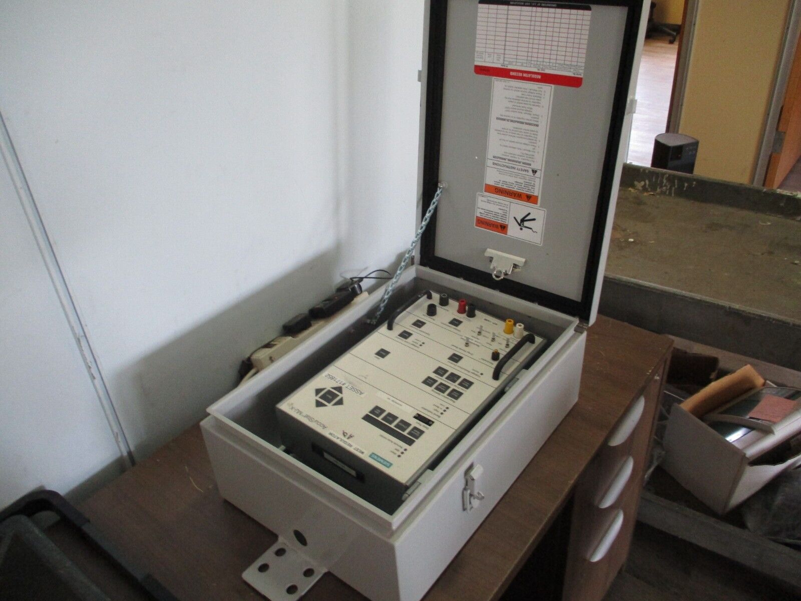 Siemens Accu/Stat MJ-X Voltage Regulator Control Panel C-62008 w/ Enclosure Used