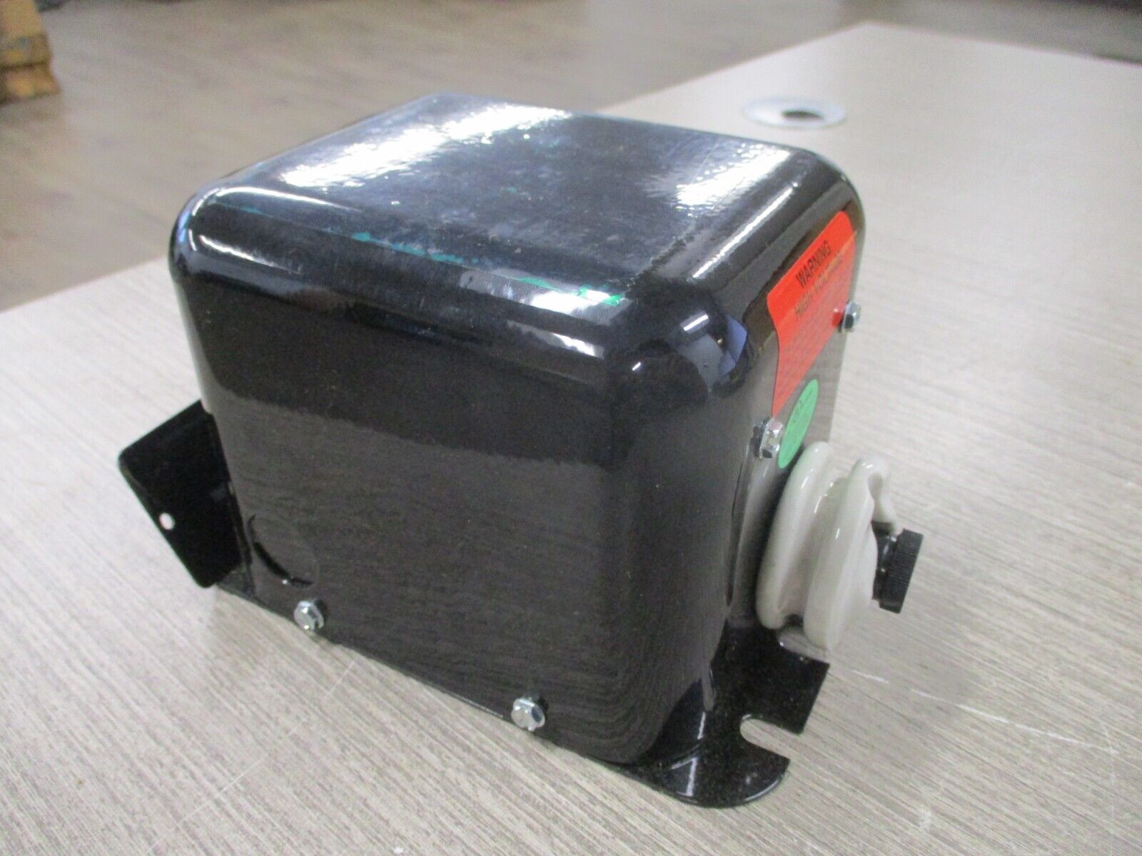 Dongan Ignition Transformer A06-SA6 0.175 KVA Pri: 120 V Sec: 6000V New Surplus