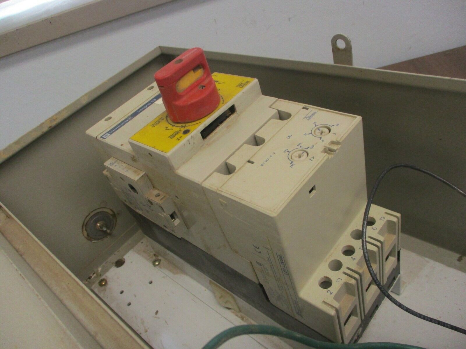 Square D Enclosed Integral 63 Self-Protected Starter LE1UI6346FC 20-60HP 600V