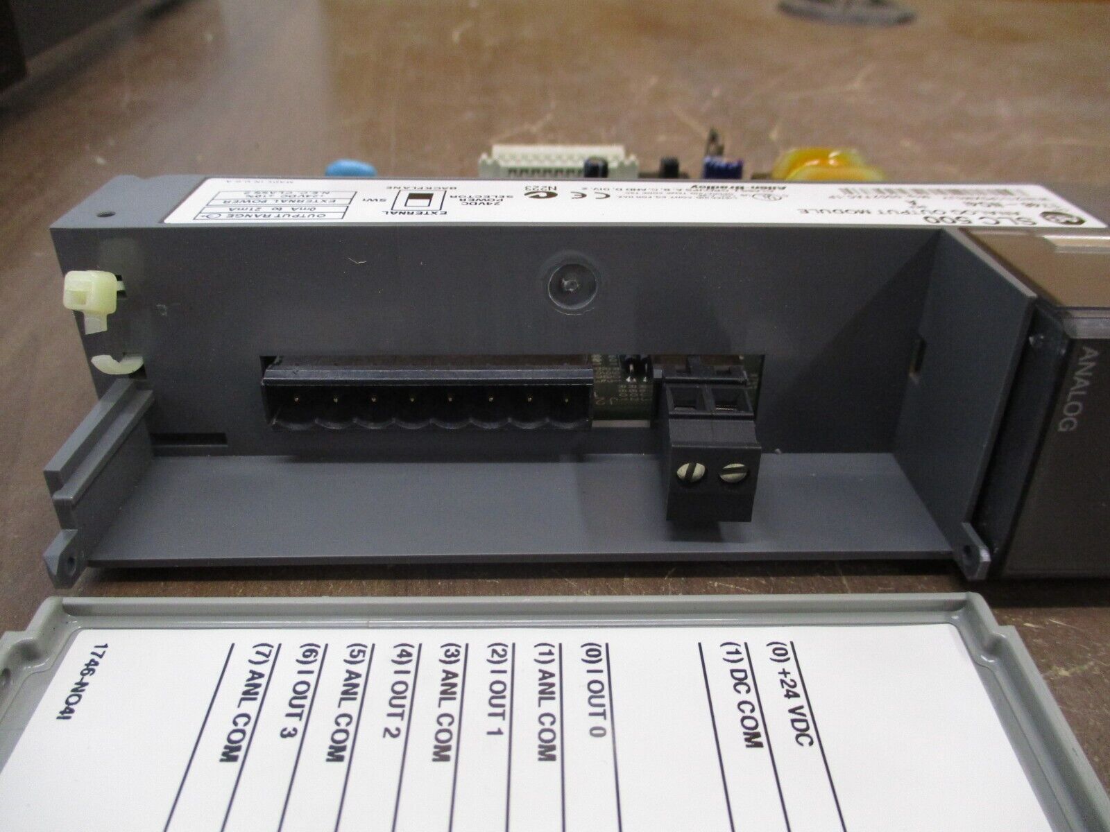 Allen-Bradley SLC500 Analog Output Module 1746-NO4I Ser. A Used