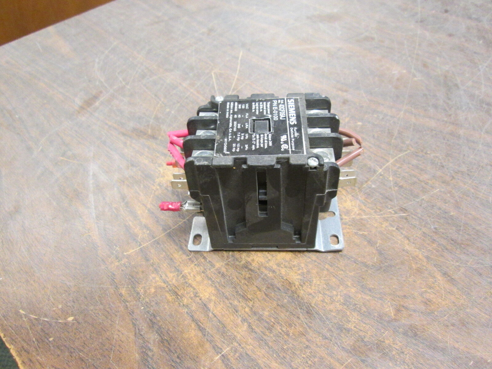 Siemens Definite Purpose Contactor 42CF35AJ 24V Coil 40A 600V Used