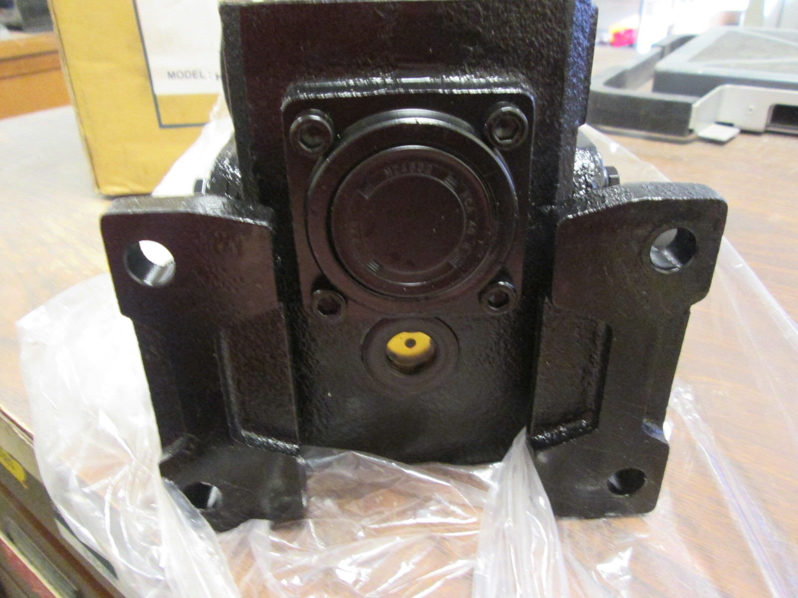 Worldwide Speed Reducer HdRFVM175-60/1-L-56C Size: 175 Ratio: 60 New Surplus