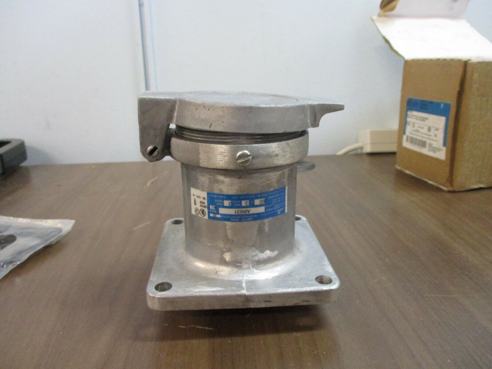 Cooper Crouse-Hinds Arktite 3R Receptacle AR631 60A 600V 3P 3W New Surplus