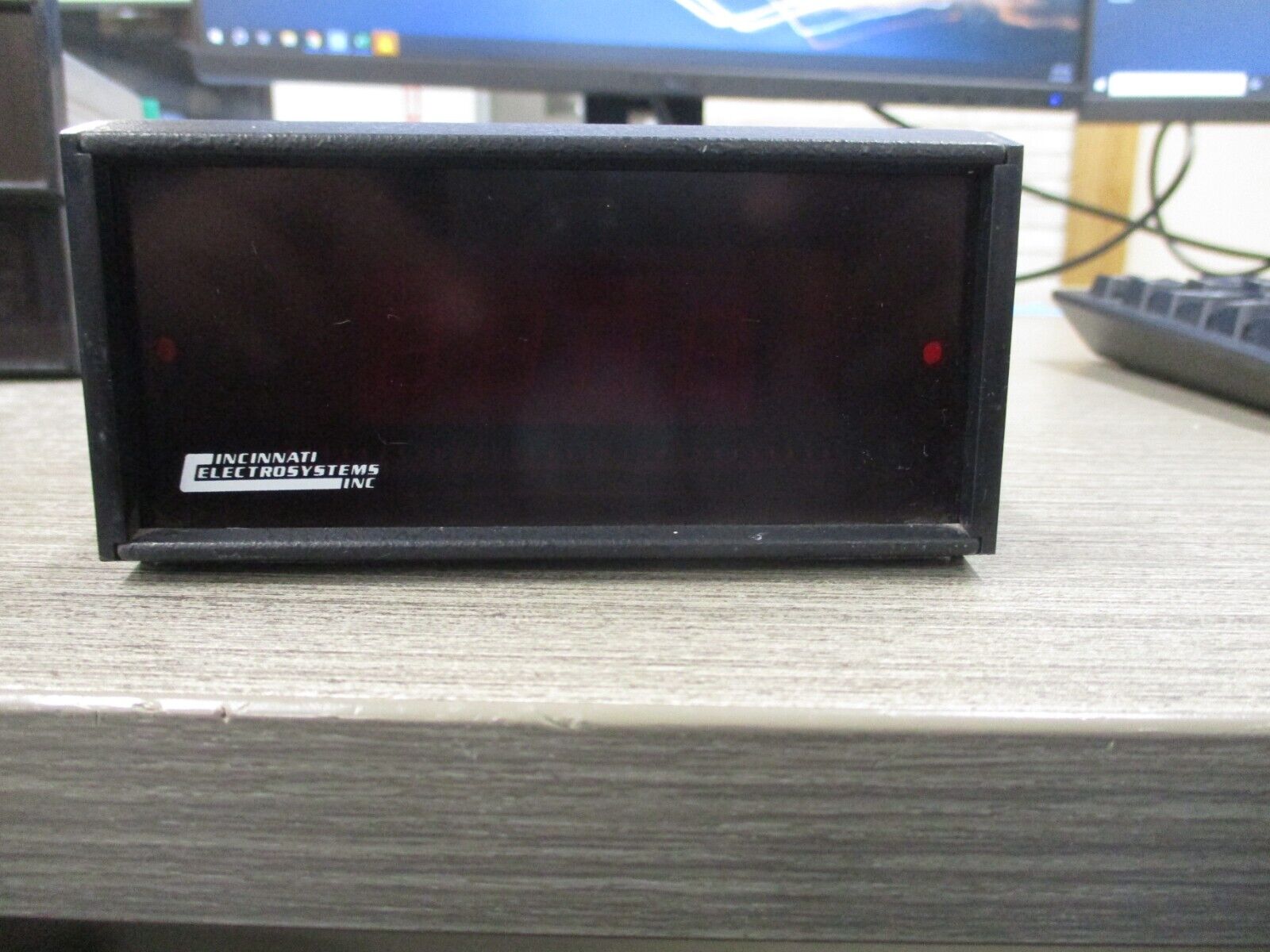 Cincinnati Electrosystems 7-Segment Display 4161-8-24 W/815-501 Adapter Board