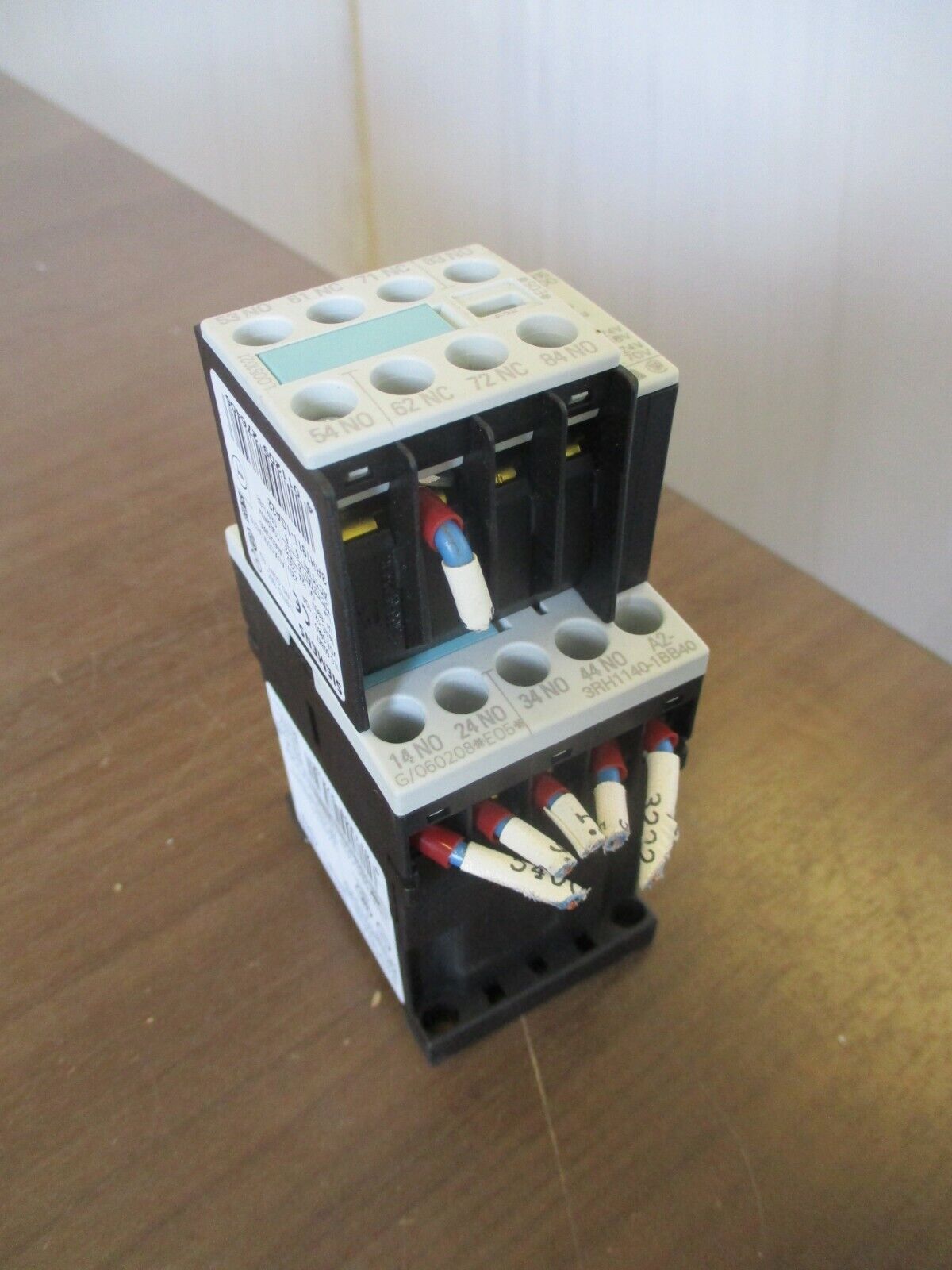 Siemens Sirius Contactor 3RH1140-1BB40 24VDC Coil 600V 10A w/Aux Contact Block