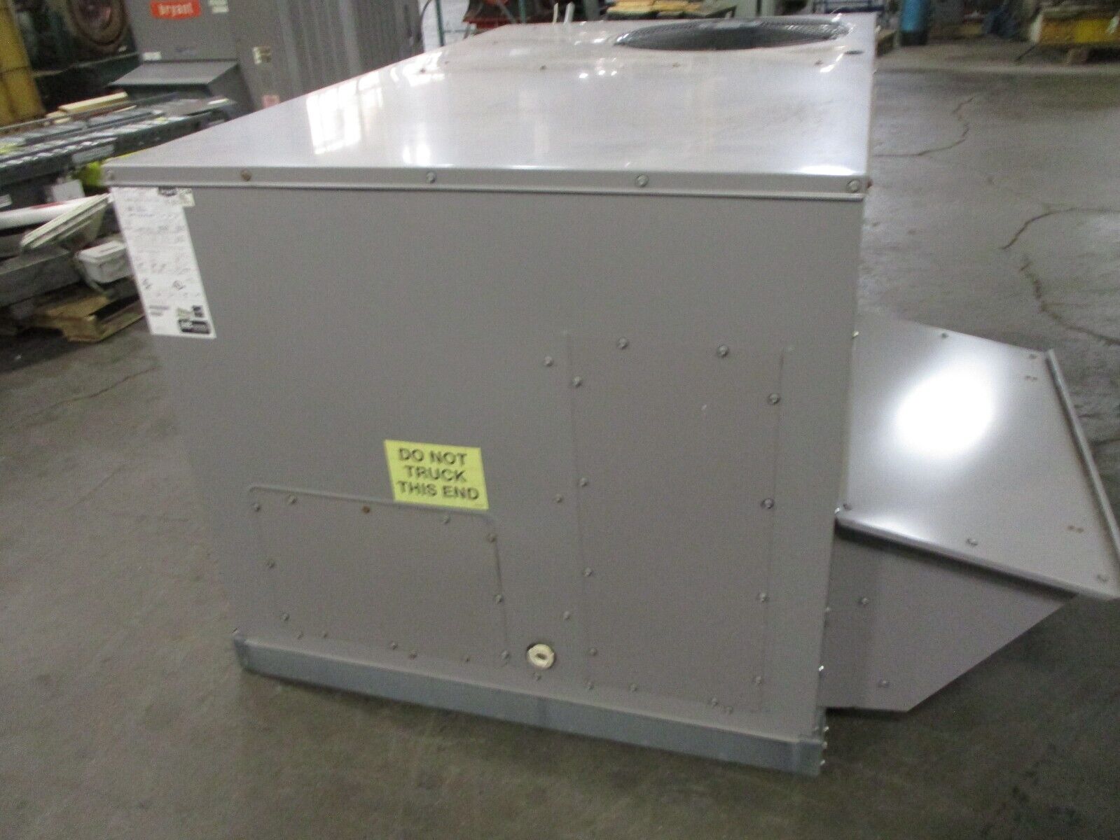 Bryant 581J Rooftop Unit 581JP06A115A2A0AAA 5 Ton 208/230V MFD 2015 Used