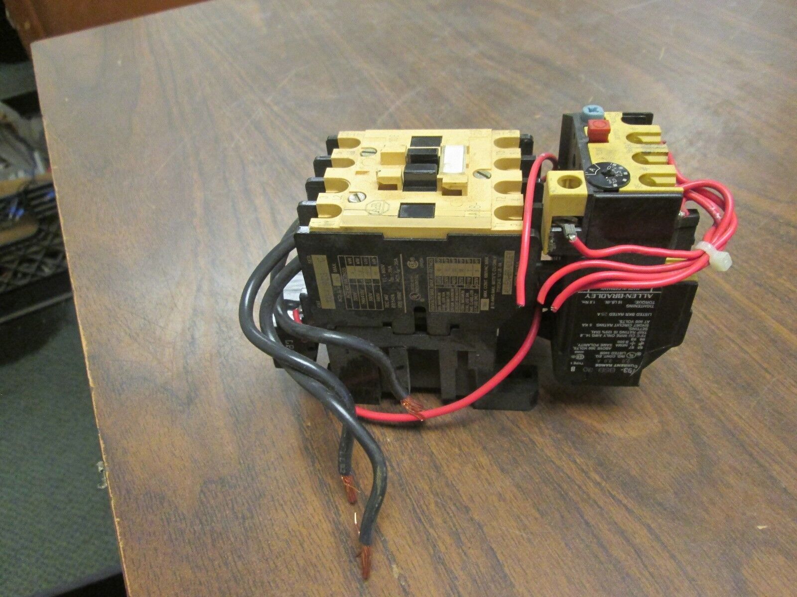 Allen-Bradley Starter 100-A18ND3/193-BSB 30 120V Coil, Range: 2-3A Used